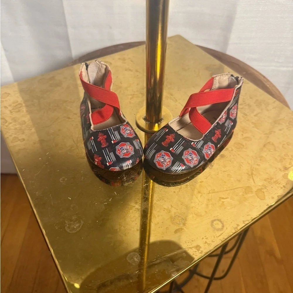 Monkey Feet Red and Black Slippers Comfortable Slip-On Shoes
